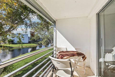 Tiny photo for 104 Oakridge #H, Deerfield Beach, FL 33442 (MLS # R11158135)