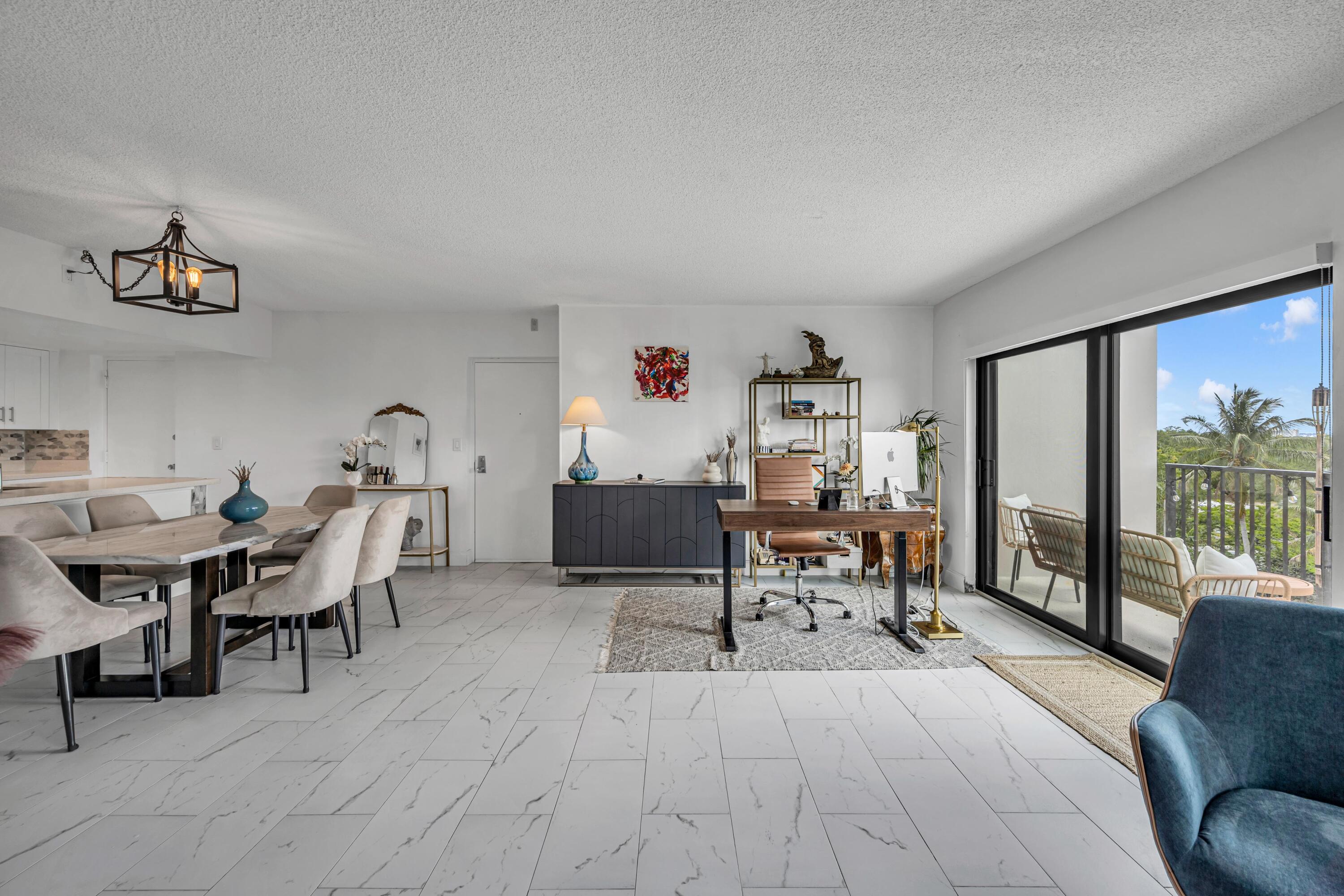 RIVER REACH CONDOMINIUM II - Residential