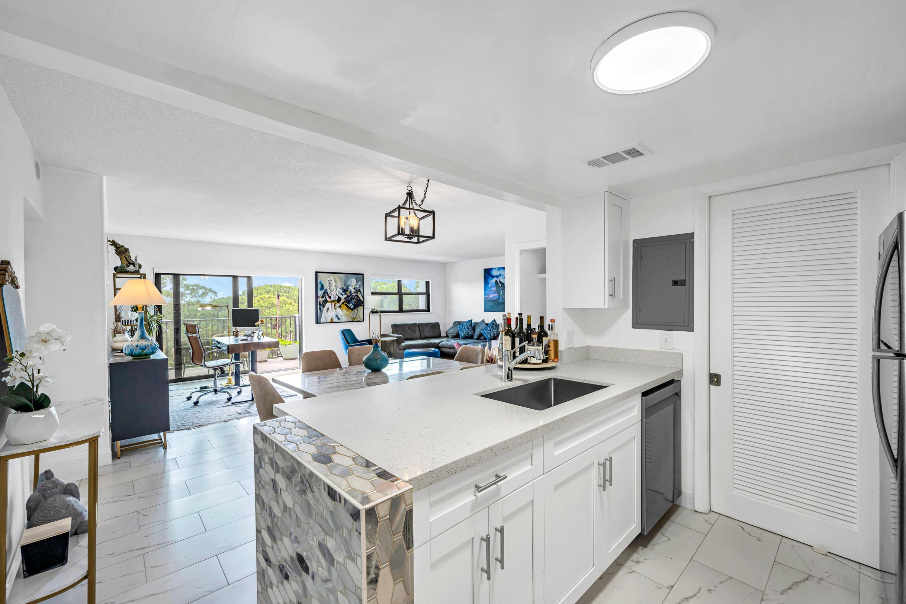 RIVER REACH CONDOMINIUM II - Residential