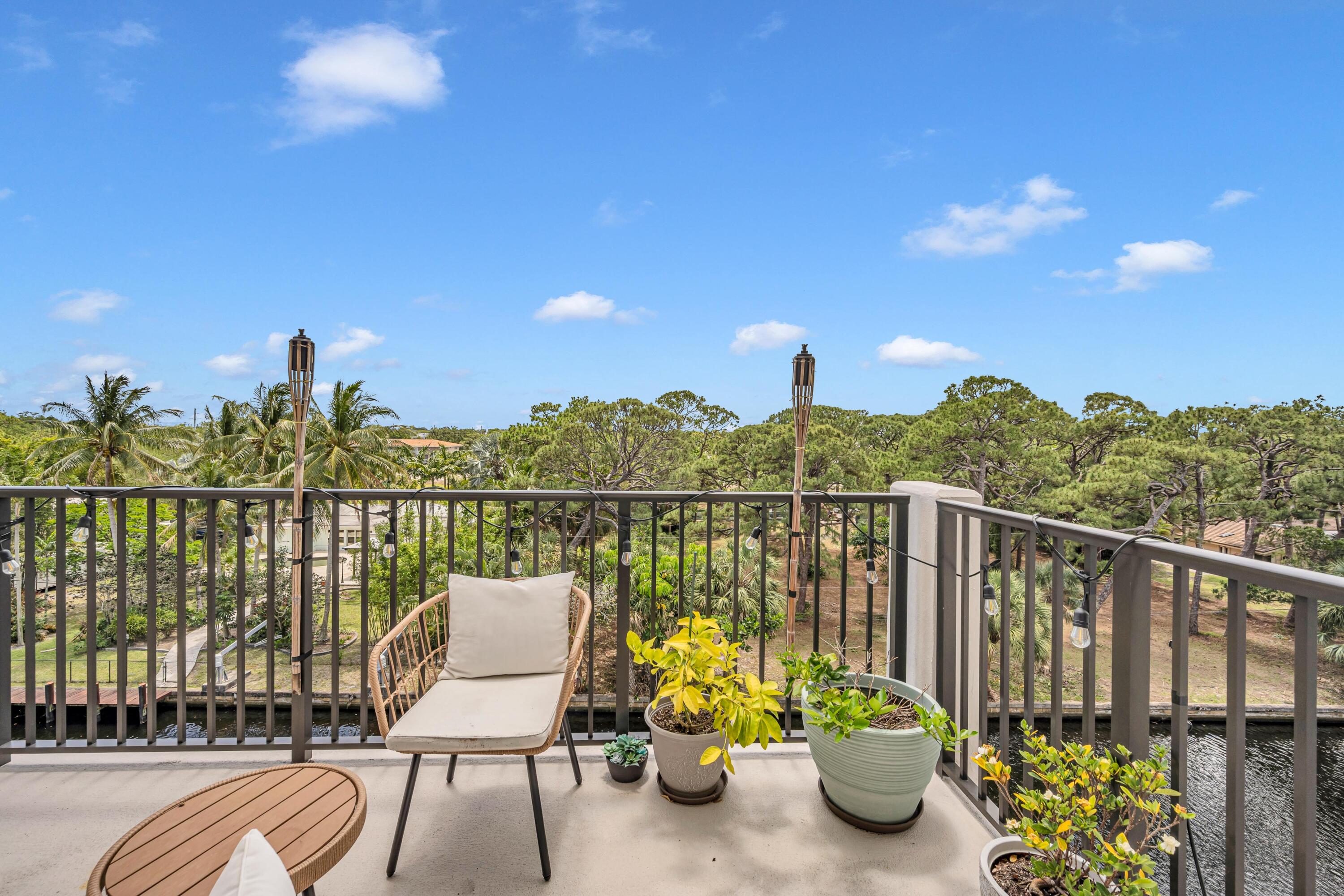 RIVER REACH CONDOMINIUM II - Residential