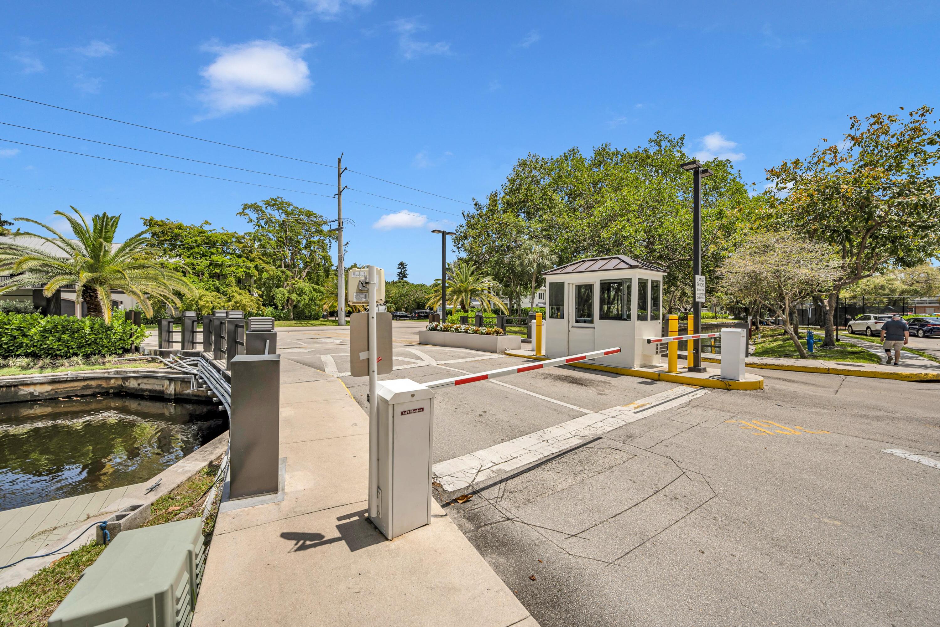 RIVER REACH CONDOMINIUM II - Residential