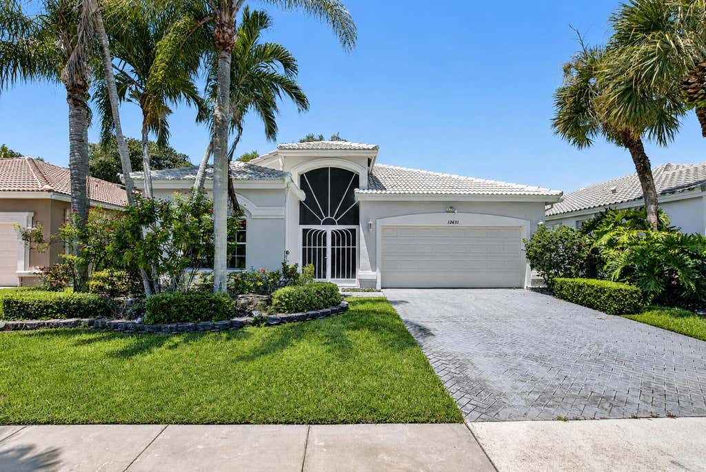 Photo of 12631 CORAL LAKES Drive, Boynton Beach, FL 33437 (MLS # B26065901)