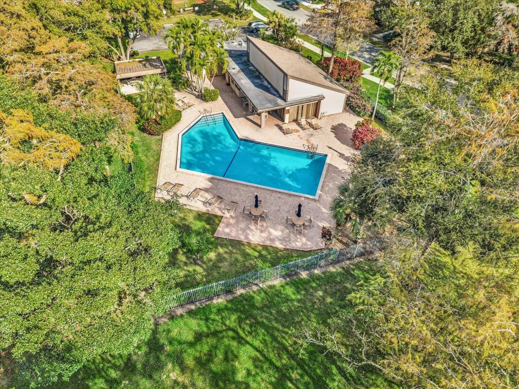 POND APPLE PLACE II CONDO - Residential