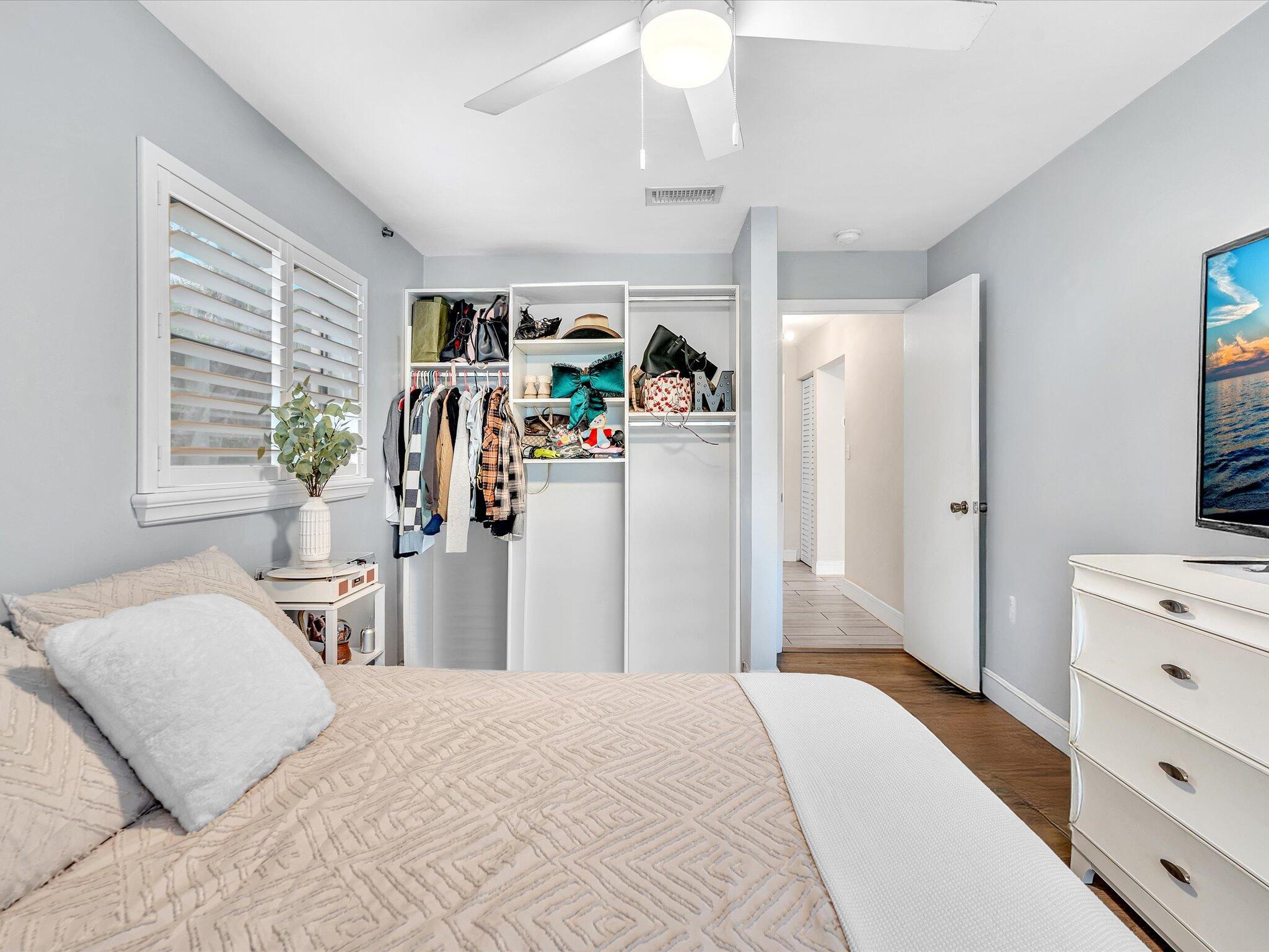 POND APPLE PLACE II CONDO - Residential