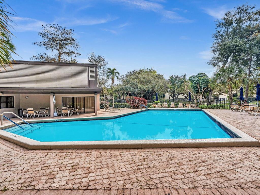 POND APPLE PLACE II CONDO - Residential