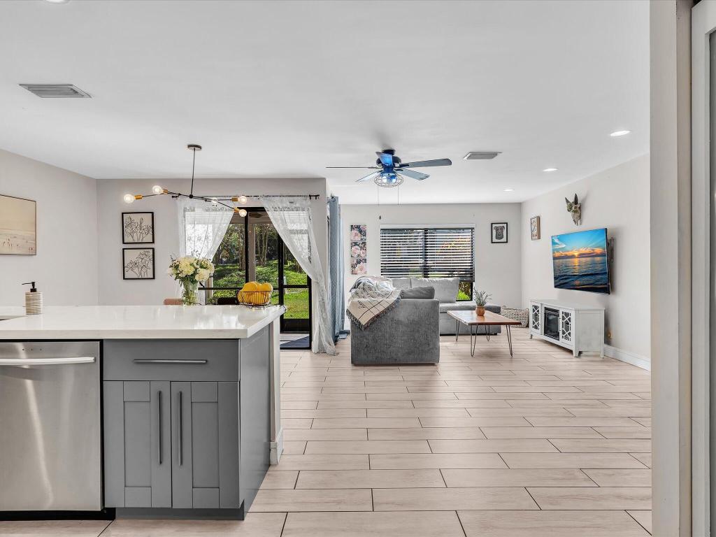 POND APPLE PLACE II CONDO - Residential