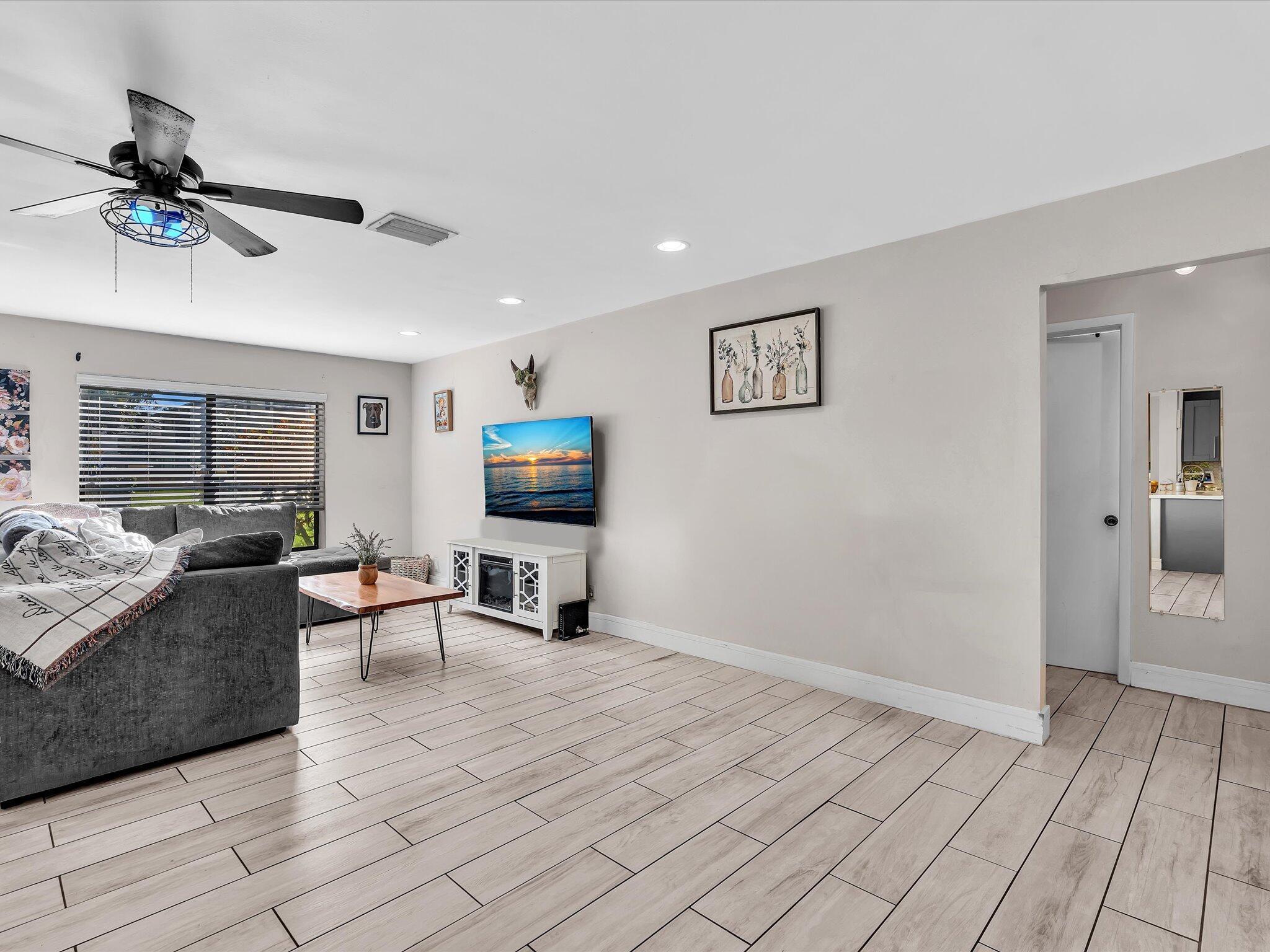 POND APPLE PLACE II CONDO - Residential