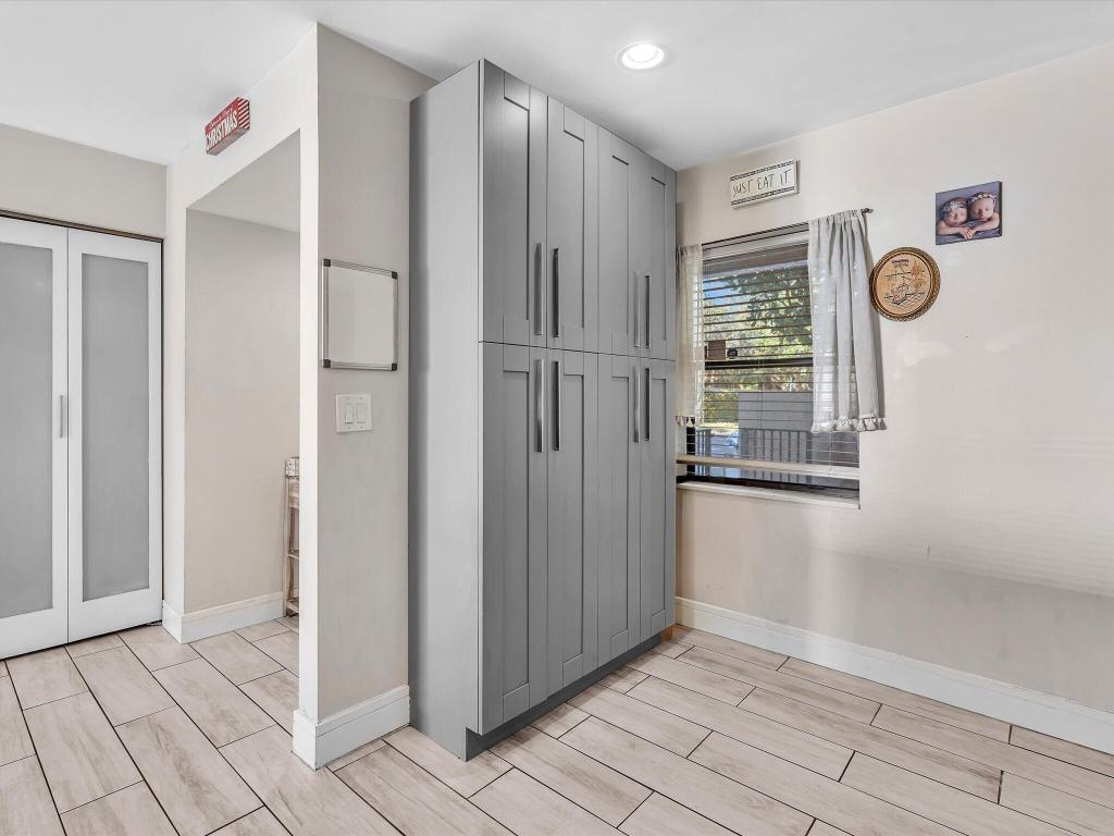 POND APPLE PLACE II CONDO - Residential