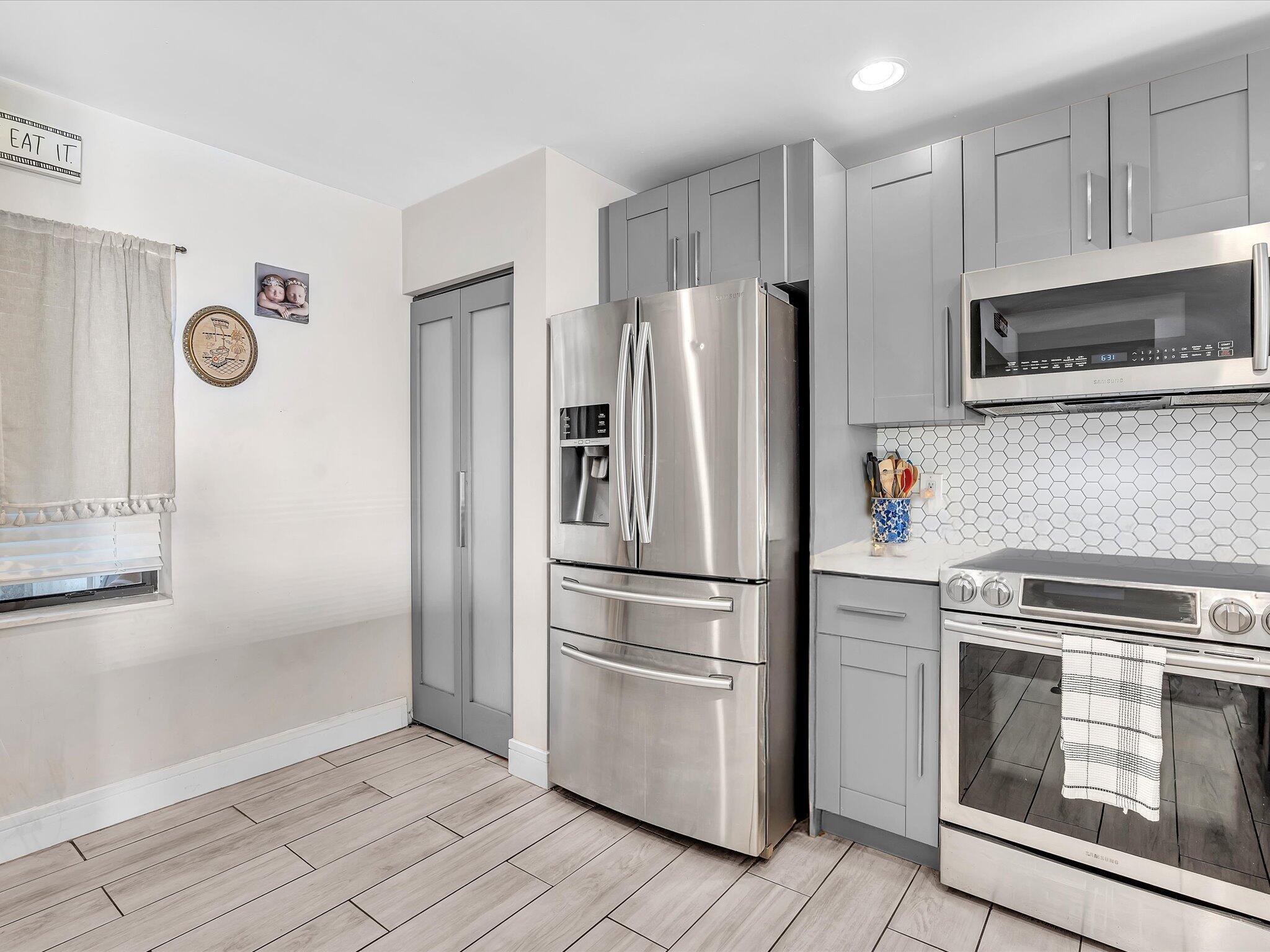 POND APPLE PLACE II CONDO - Residential