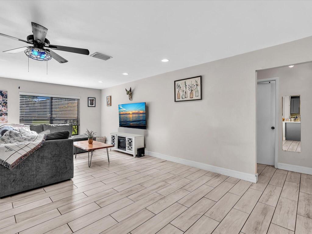 POND APPLE PLACE II CONDO - Residential