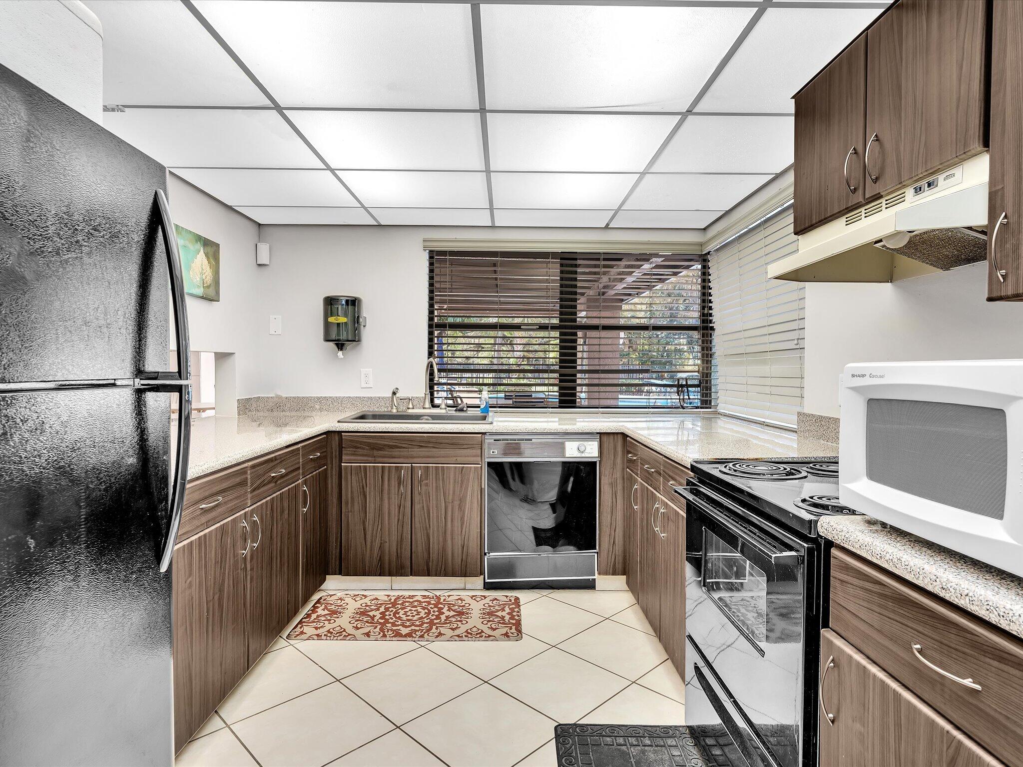 POND APPLE PLACE II CONDO - Residential