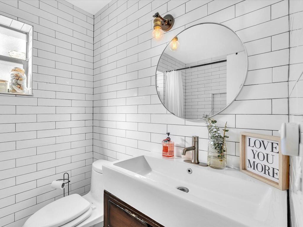 POND APPLE PLACE II CONDO - Residential