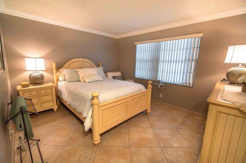 Meadowbrook Lakes - Residential