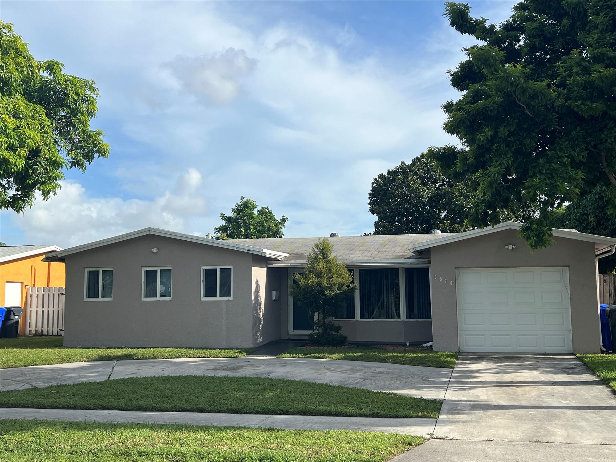 View North Lauderdale, FL 33068 house