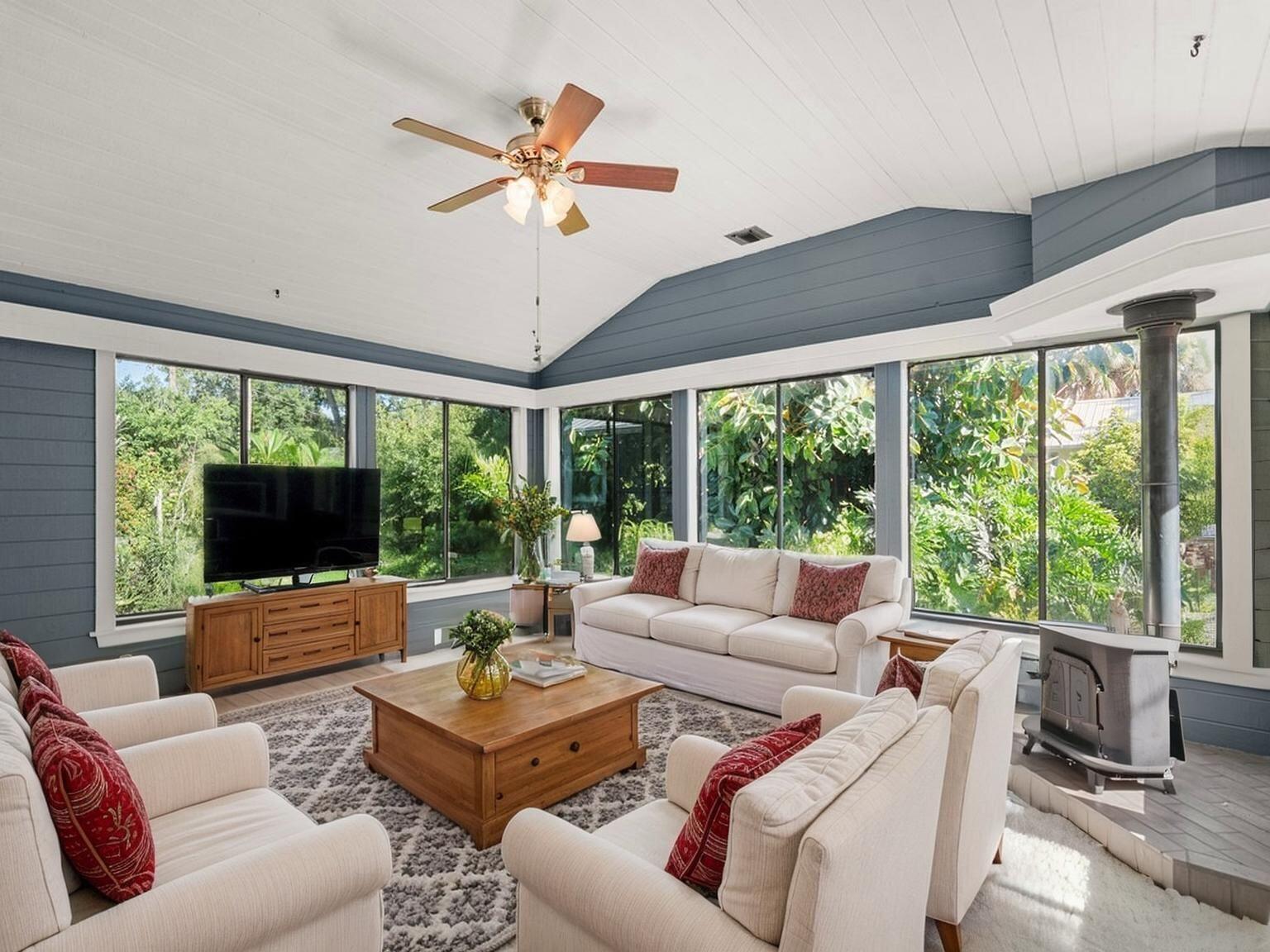 PINE TREE PARK - Residential