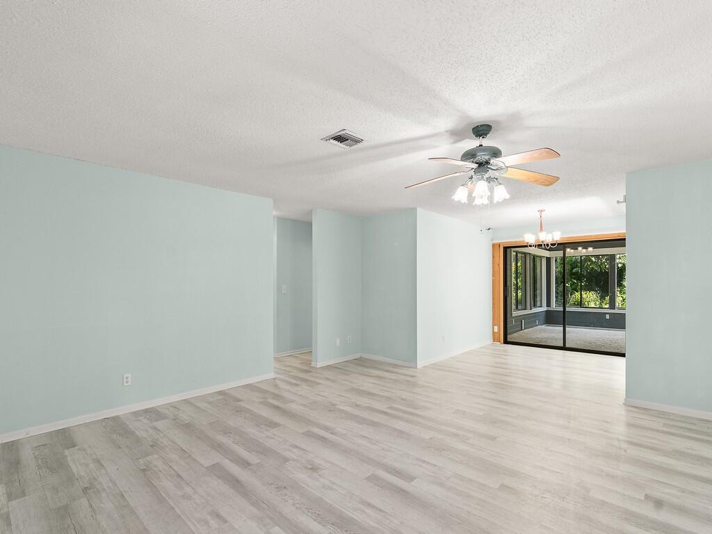 PINE TREE PARK - Residential