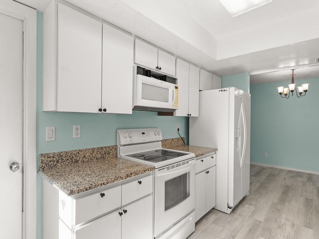 PINE TREE PARK - Residential