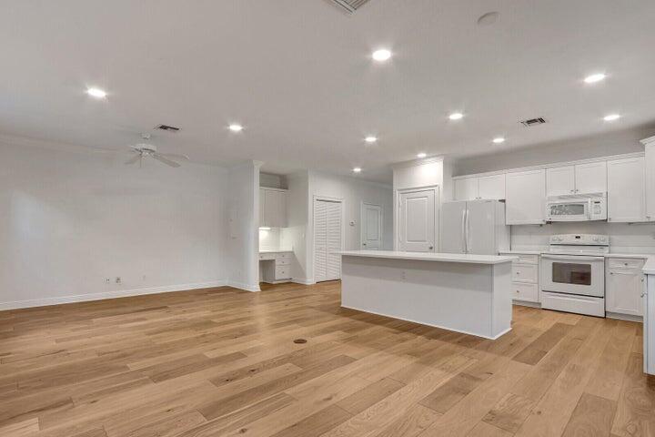 RIVERSIDE PARK - Residential