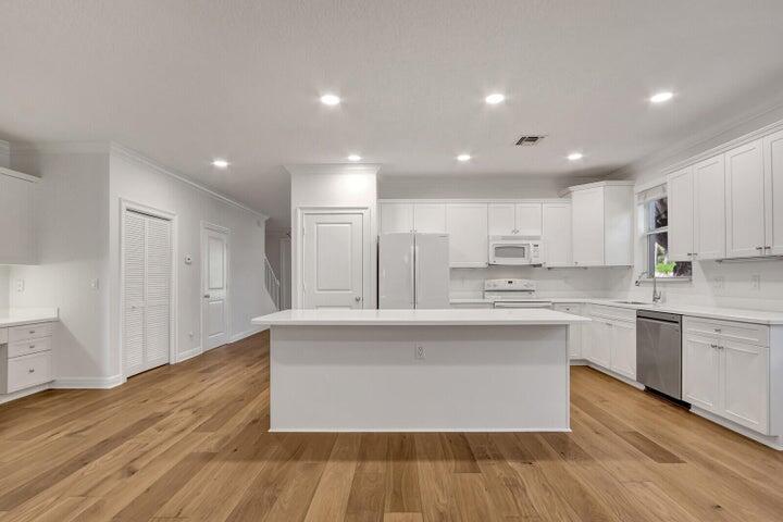 RIVERSIDE PARK - Residential