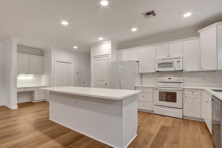 RIVERSIDE PARK - Residential