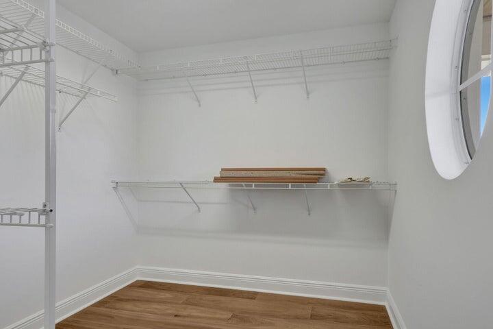 RIVERSIDE PARK - Residential