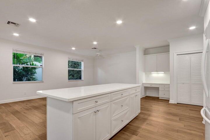 RIVERSIDE PARK - Residential