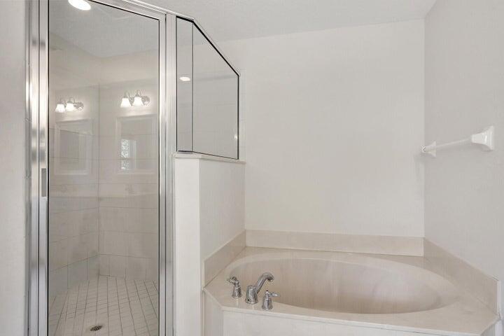 RIVERSIDE PARK - Residential