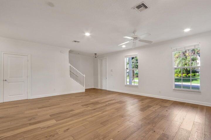 RIVERSIDE PARK - Residential