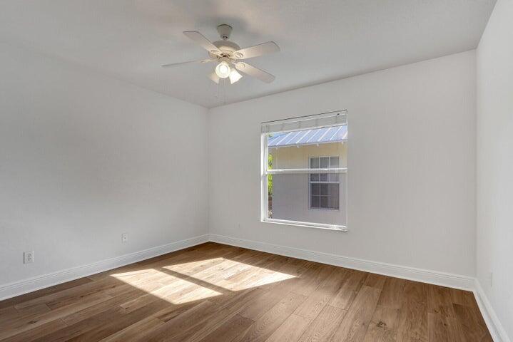 RIVERSIDE PARK - Residential