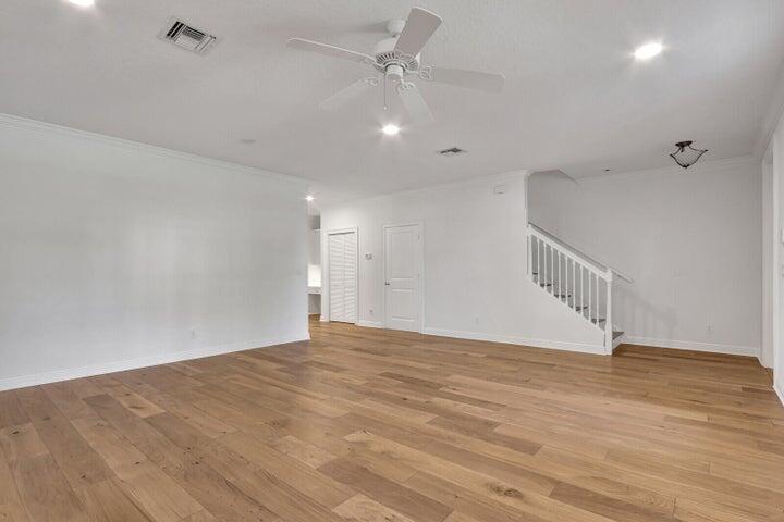 RIVERSIDE PARK - Residential