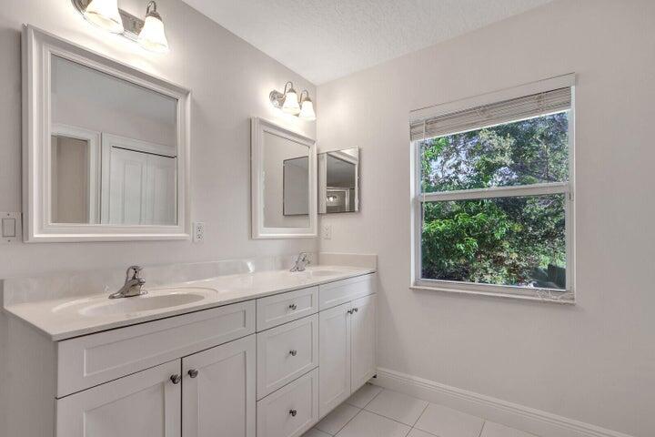 RIVERSIDE PARK - Residential