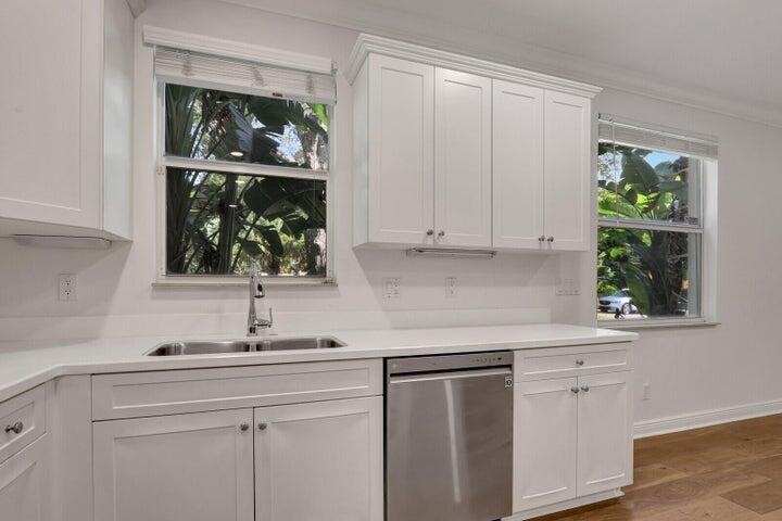 RIVERSIDE PARK - Residential