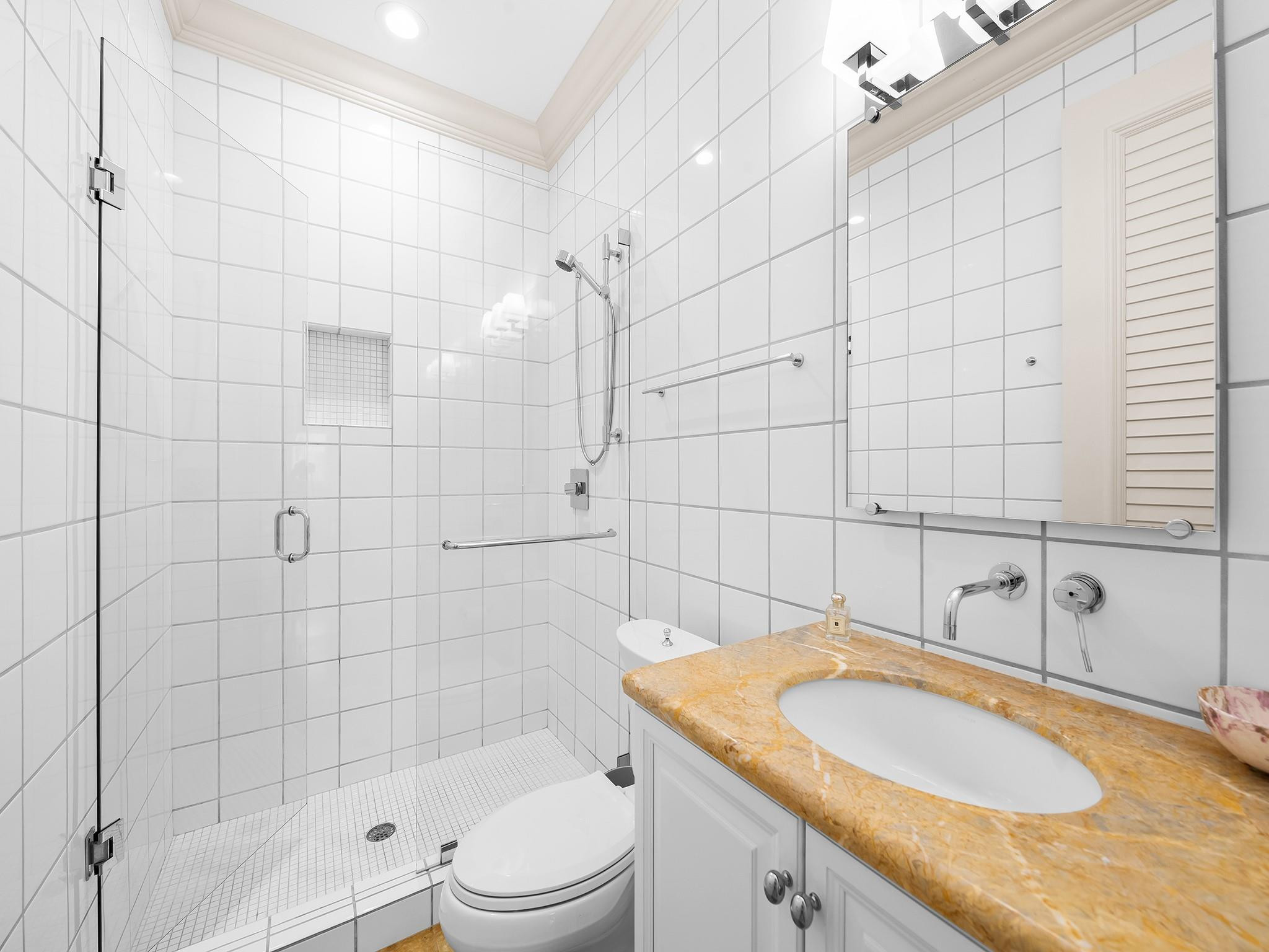 Riviera 6-17 B - Residential