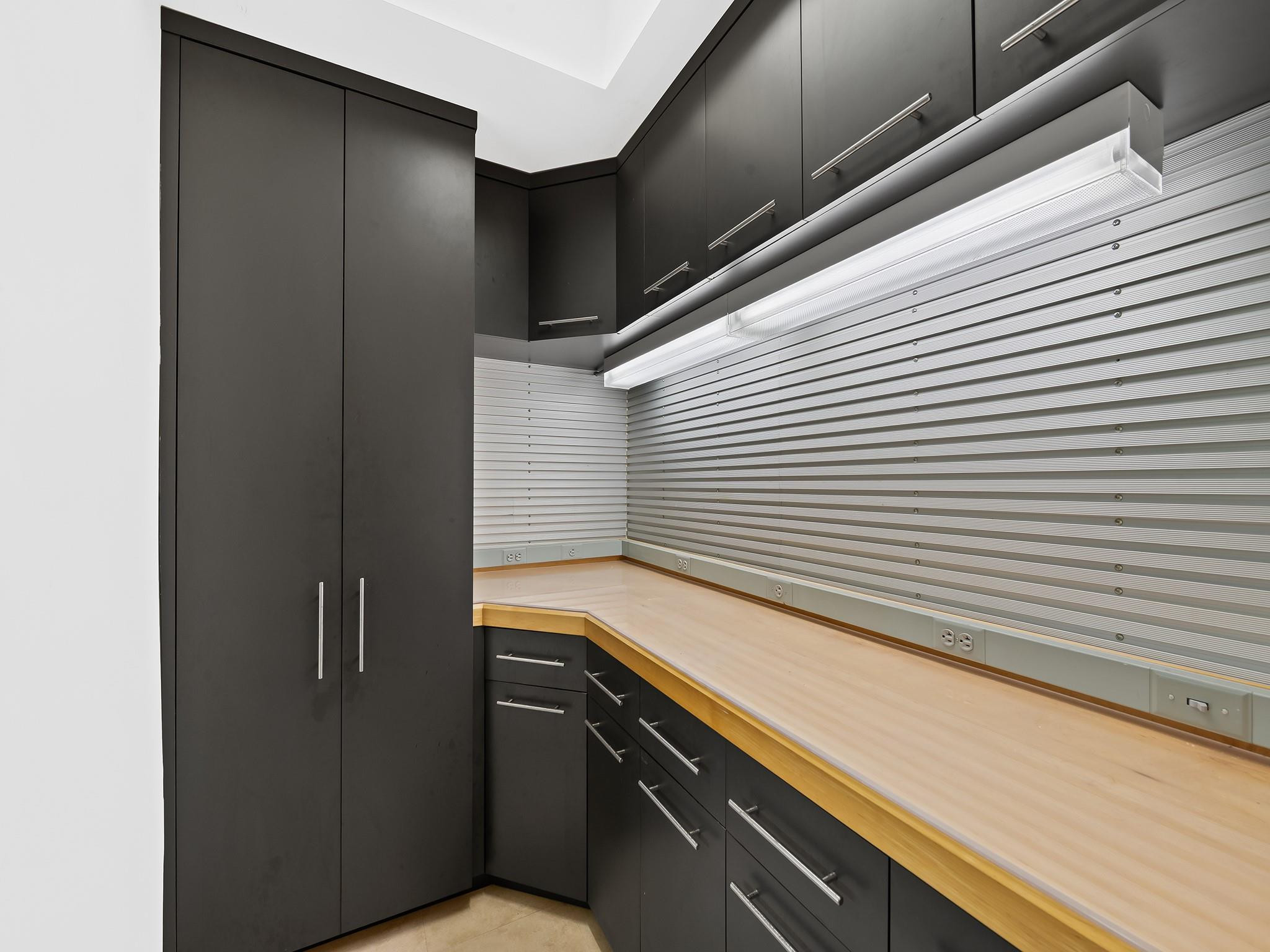 Riviera 6-17 B - Residential