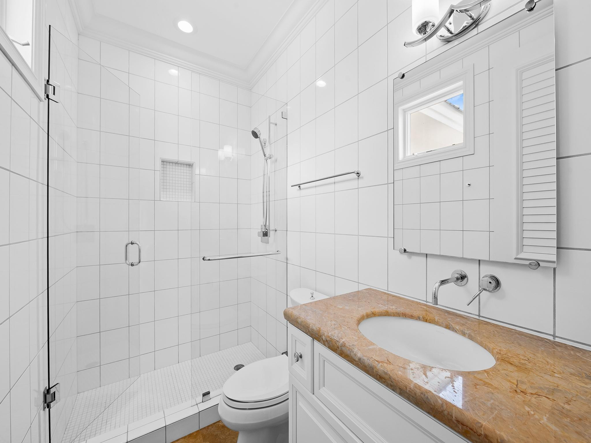 Riviera 6-17 B - Residential