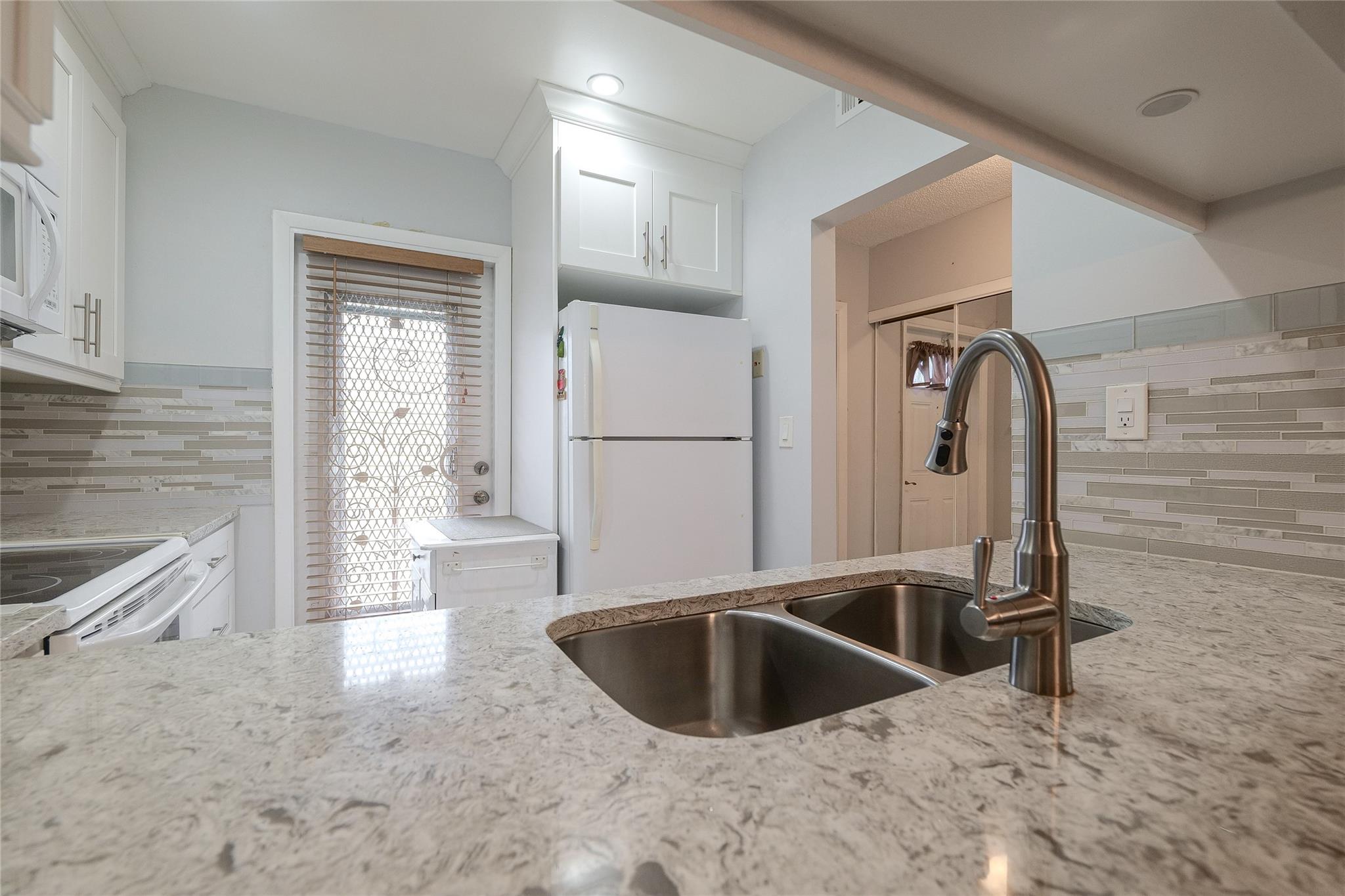 Photo 13 of 60 of 5071 W Oakland Park Blvd 209 condo