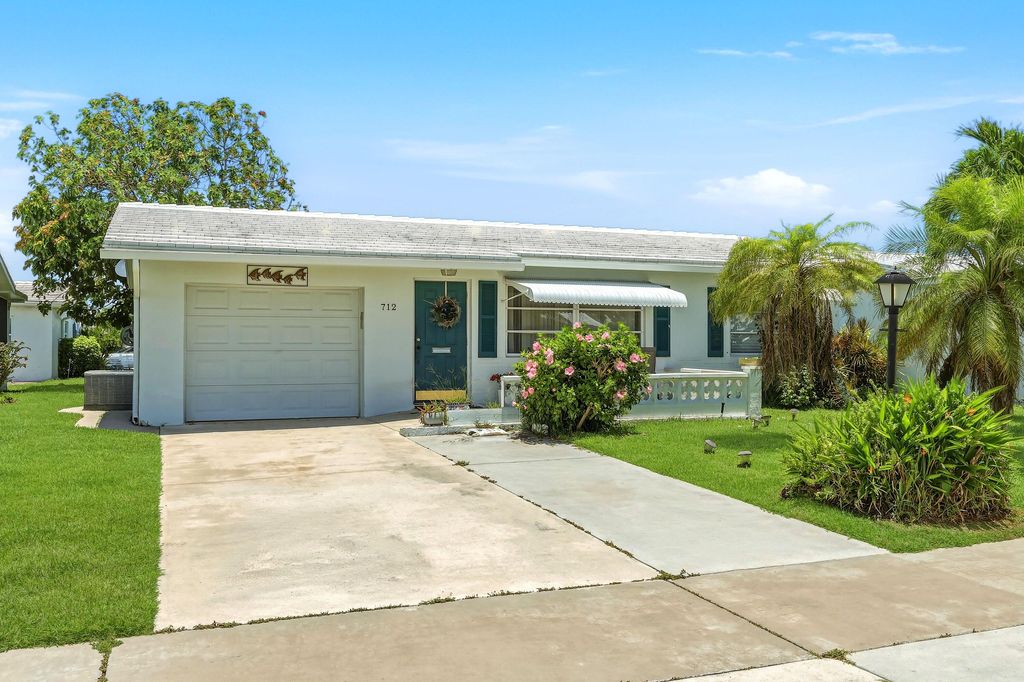 Photo of 712 SW 18th Street, Boynton Beach, FL 33426 (MLS # B26038778)