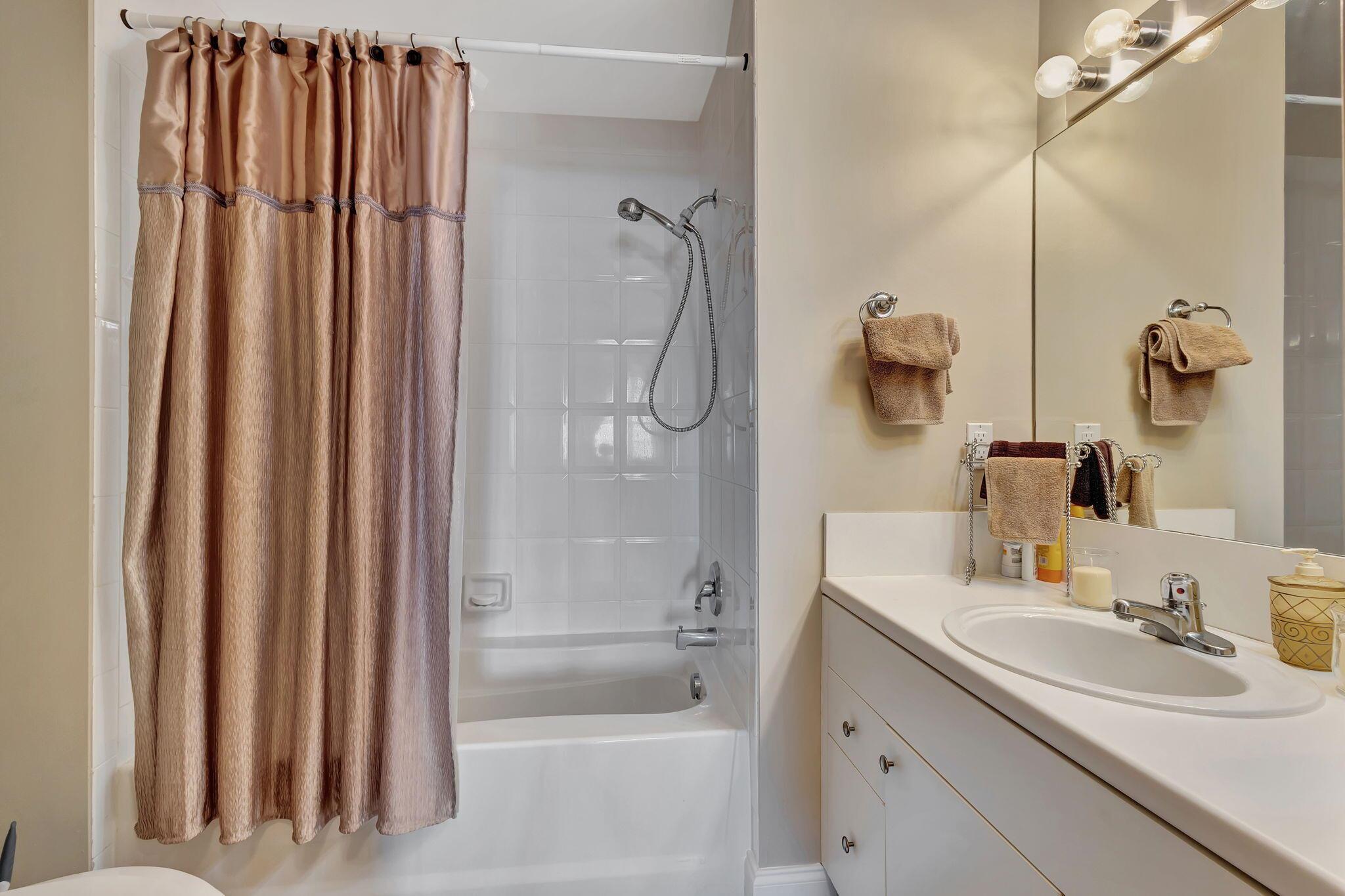 MONTECITO PALM BEACH COND - Residential