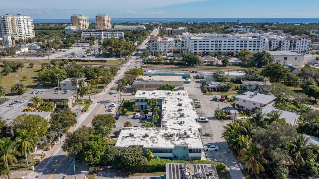 Photo of 306 E Ocean Avenue #206, Boynton Beach, FL 33435 (MLS # R10984312)