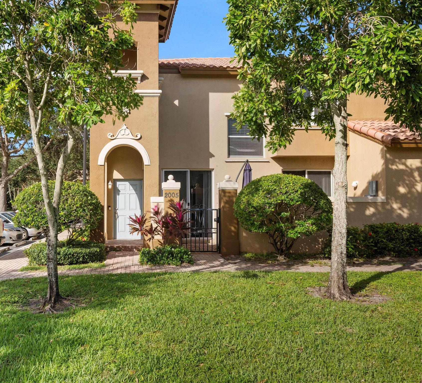 Centrally located unit in the gated community of The Links of Emerald Dunes, this 3/2.5 unit is light and bright, with vinyl flooring throughout, master has en-suite and walk in closet, laundry inside unit upstairs, half bath downstairs, all bedrooms are upstairs with a nice open patio. Community has a pool, tot lot and dog walking area. Close to turnpike with lots of shopping and restaurants around, 15 minutes to Downtown WPB, or Palm Beach, easy access to Wellington Equestrian, Polo. 600 Credit score and Proof of Income 3X mo. rent required by Association.
