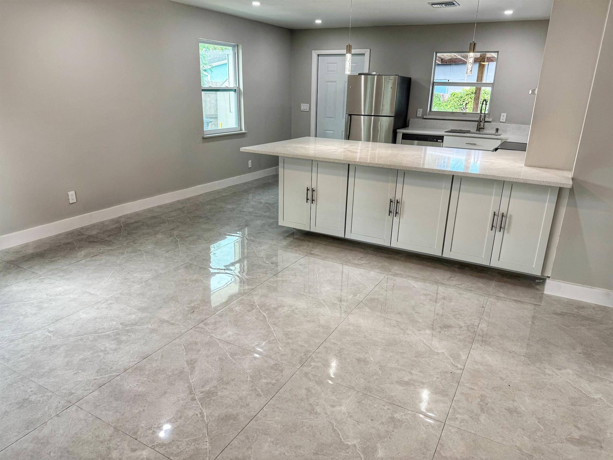 PALM BEACH FARMS CO 7 - Residential Income