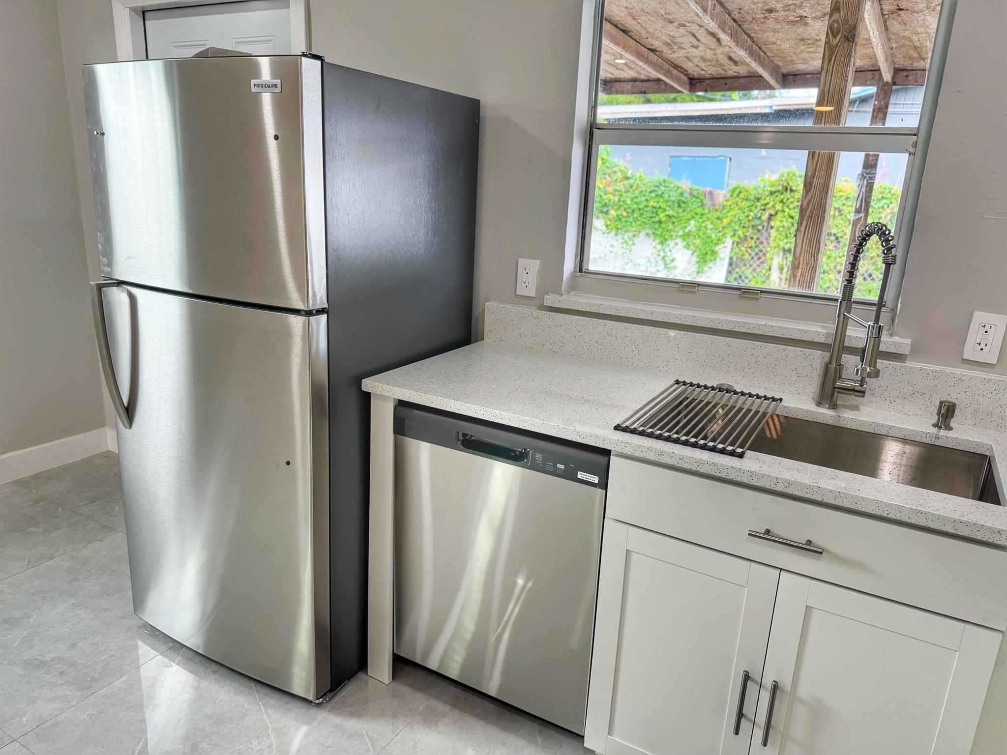 PALM BEACH FARMS CO 7 - Residential Income