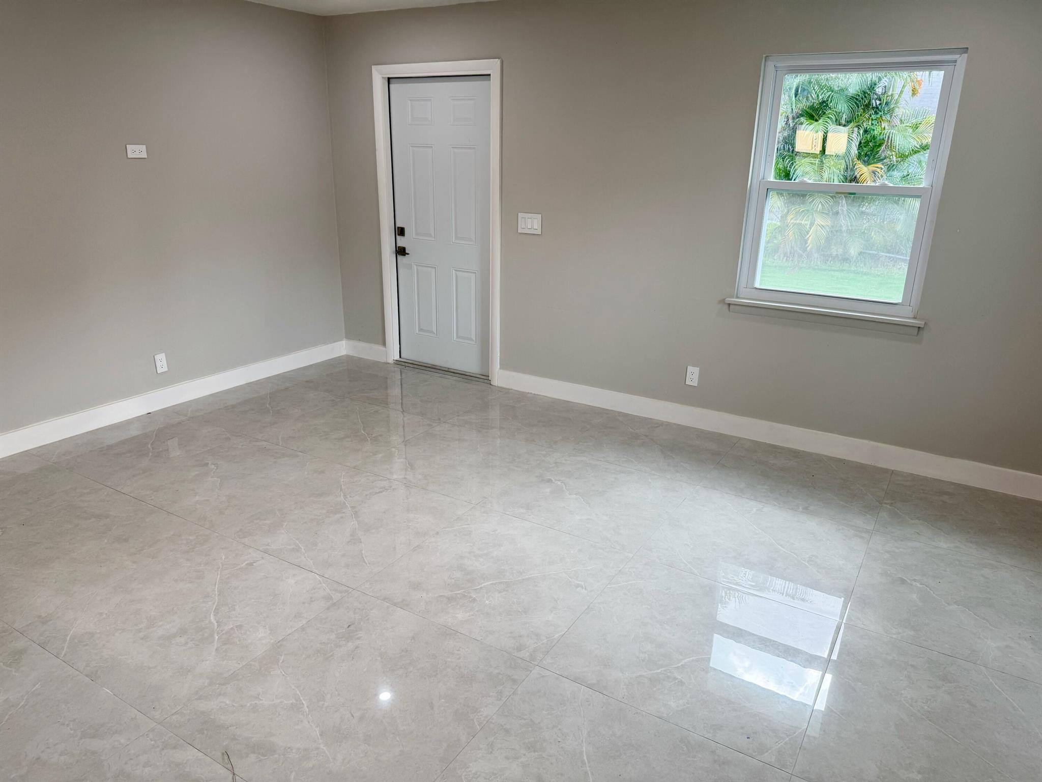 PALM BEACH FARMS CO 7 - Residential Income