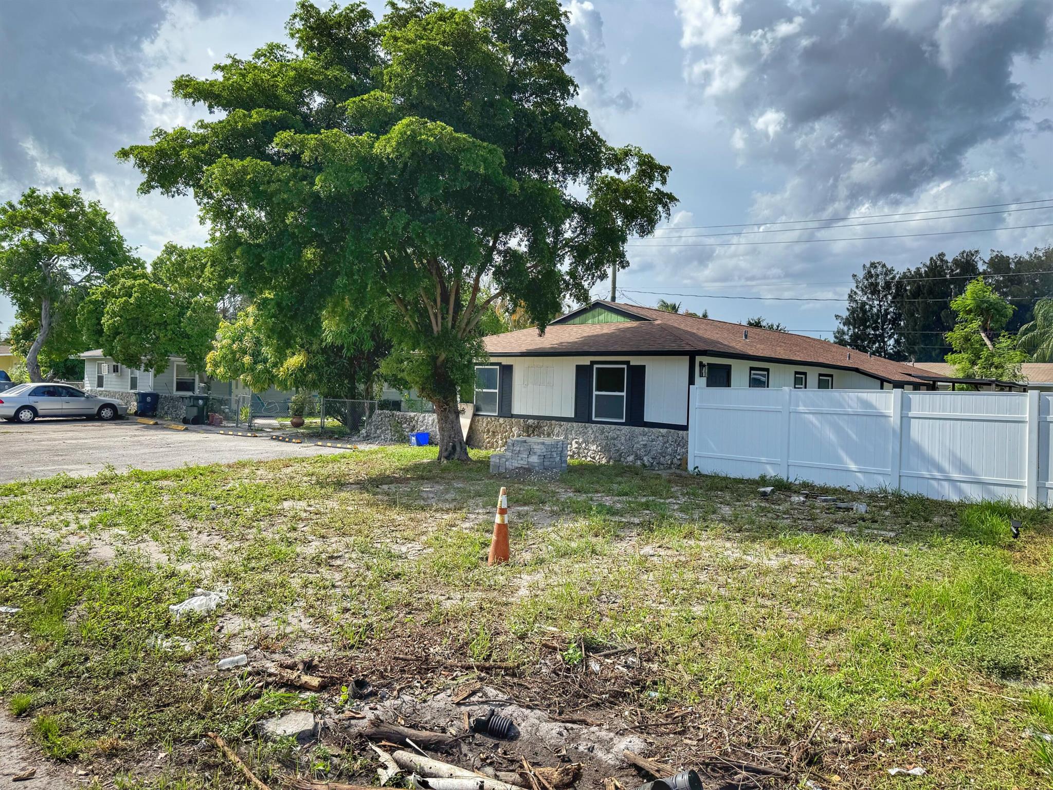 PALM BEACH FARMS CO 7 - Residential Income