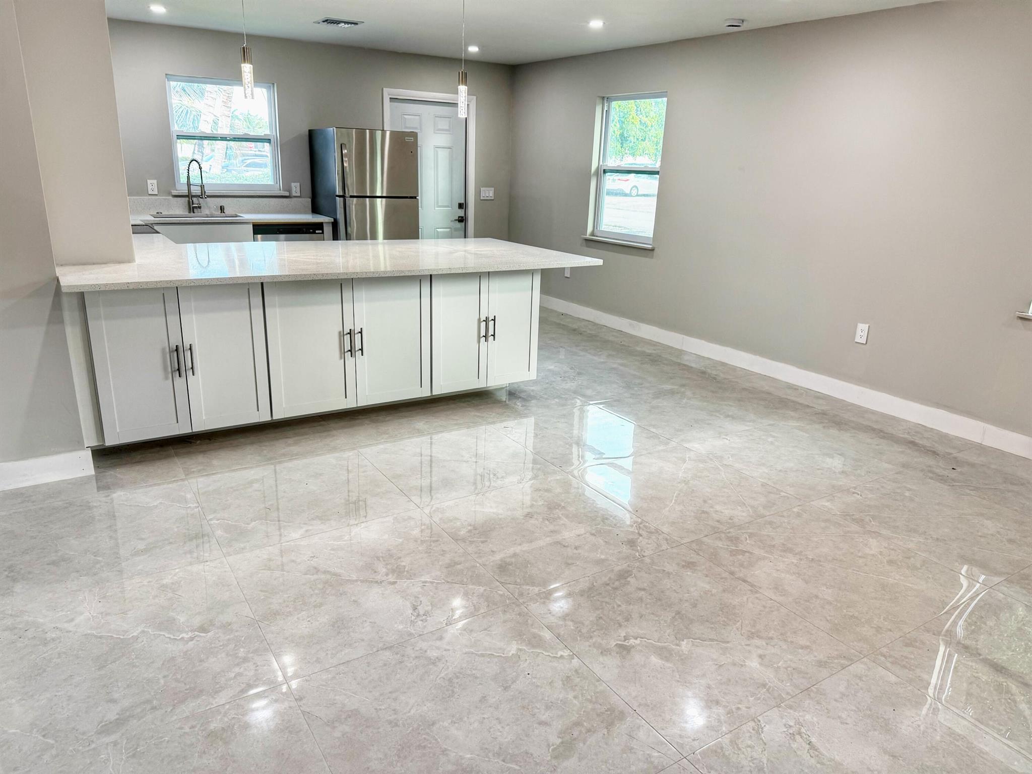 PALM BEACH FARMS CO 7 - Residential Income