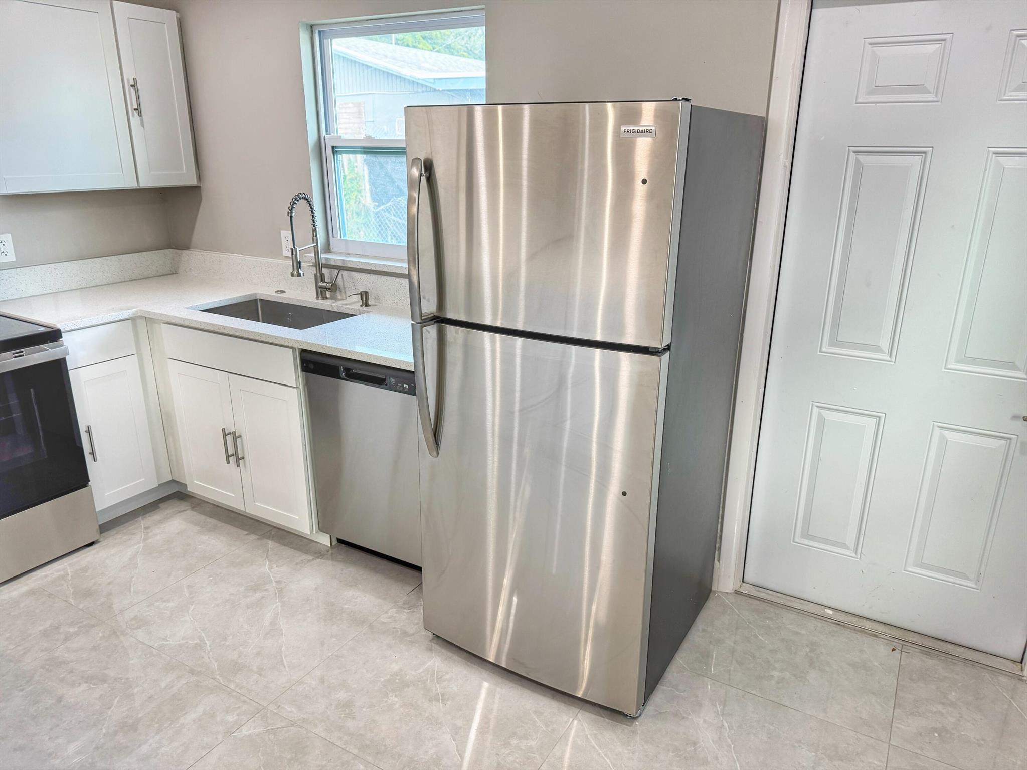 PALM BEACH FARMS CO 7 - Residential Income