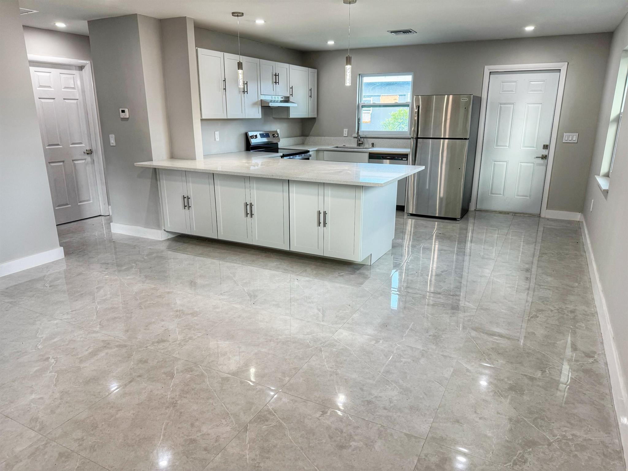 PALM BEACH FARMS CO 7 - Residential Income