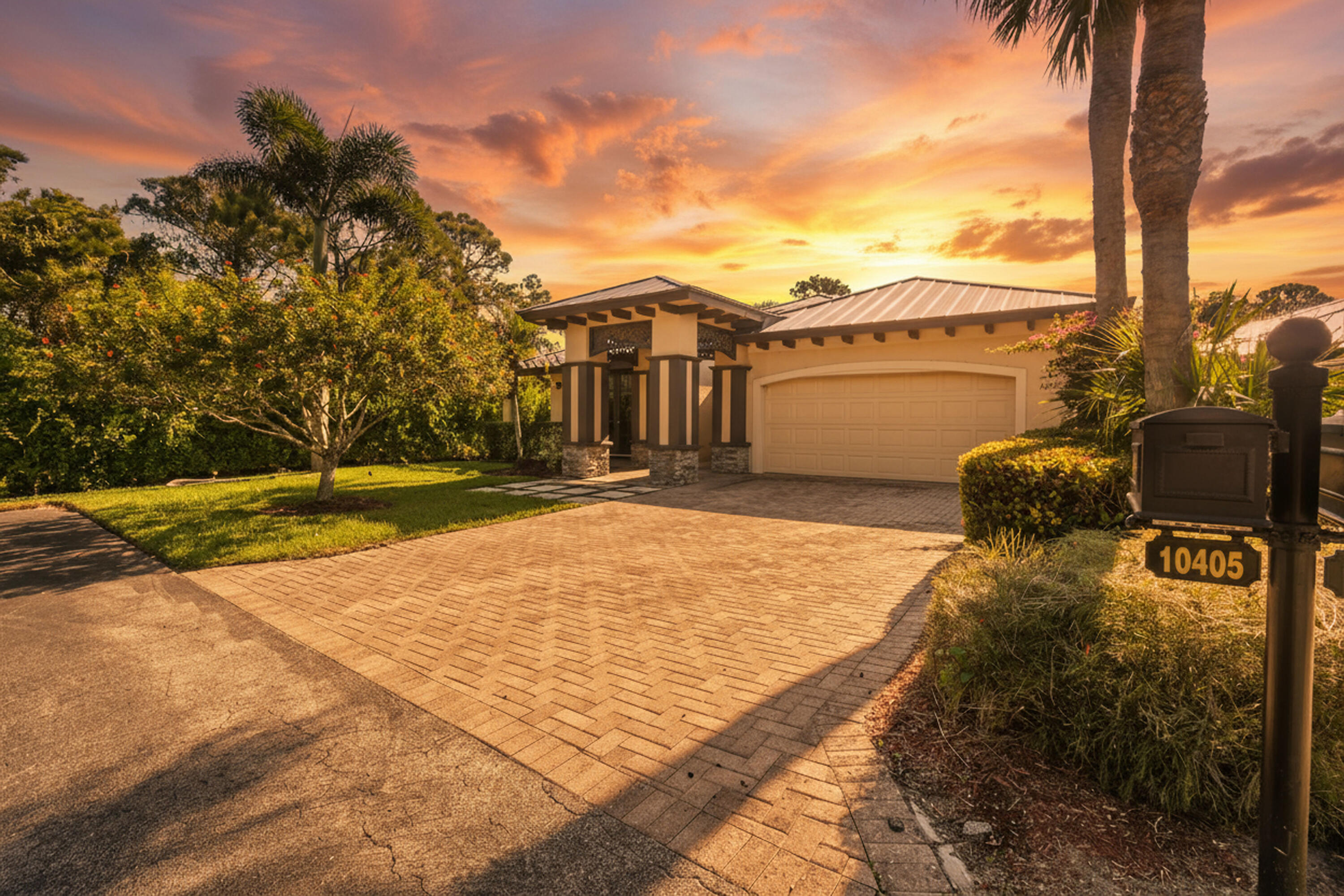 MEDALIST VILLAGE - Residential