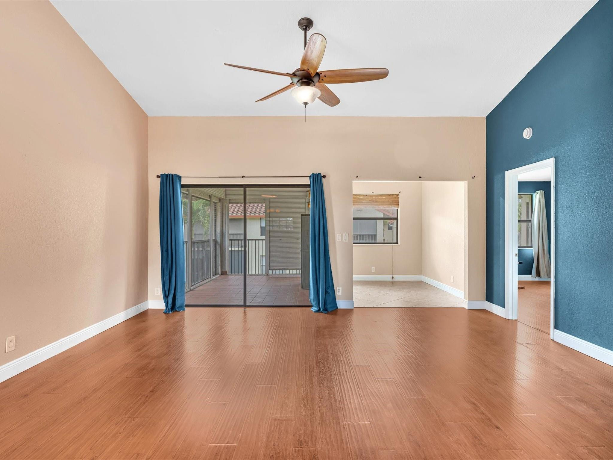 Diplomat Square - Residential