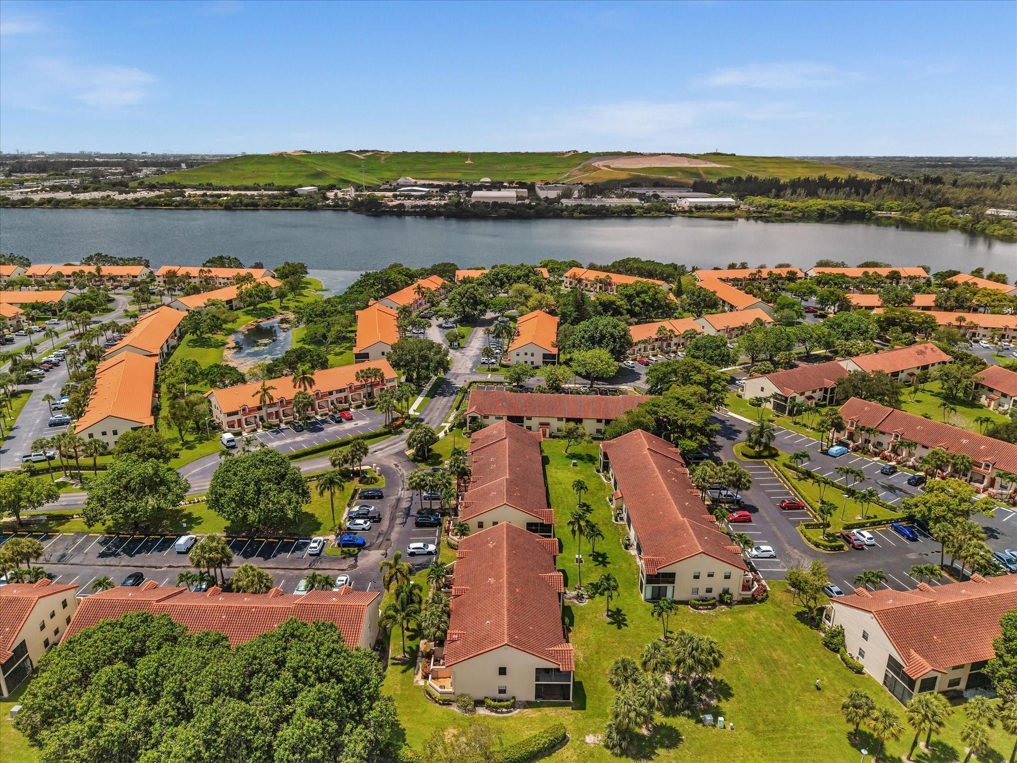 Diplomat Square - Residential